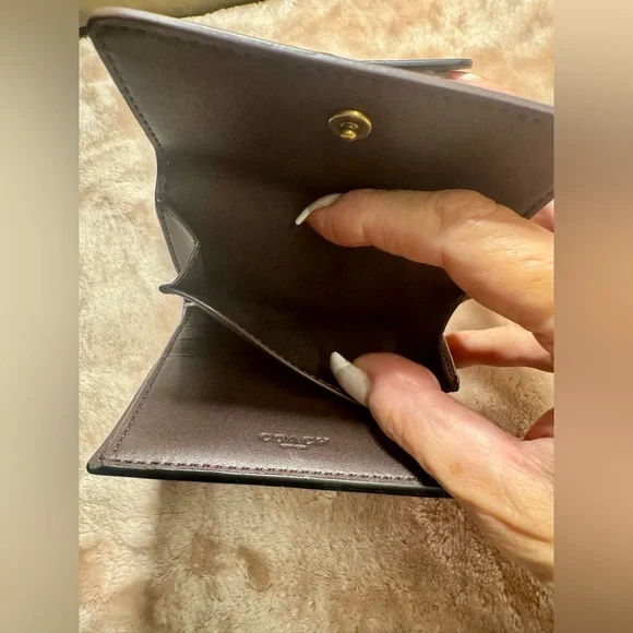 Coach Black Leather Wallet with Gold Clasp - Picture 6 of 11